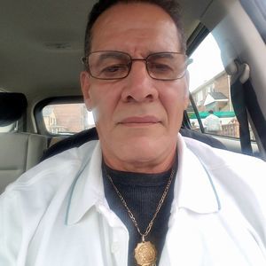 Meet your Posher, Efrain